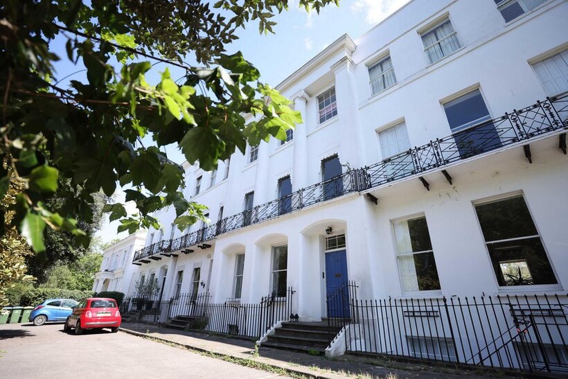 Pittville Lawn, Cheltenham, GL52 5 bed townhouse to rent - £4,983 pcm (£1,150 pw)