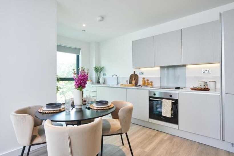 Station View, Guildford GU1 1 bed apartment to rent - £1,895 pcm (£437 pw)