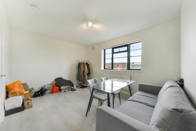 Wilbraham House, Vauxhall London SW8 2 bed apartment to rent - £2,575 pcm (£594 pw)