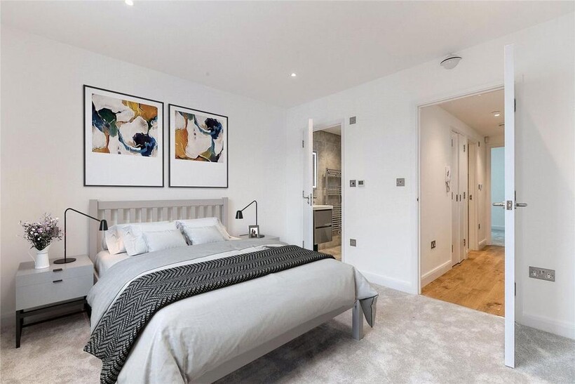 Redfield Lane, London SW5 5 bed terraced house to rent - £5,997 pcm (£1,384 pw)