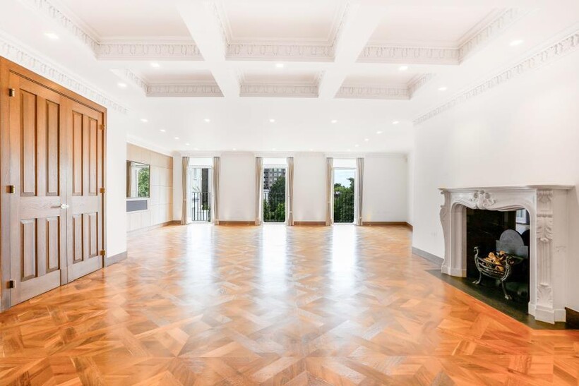 HOLLAND PARK, KENSINGTON, LONDON, W11 5 bed apartment to rent - £26,000 pcm (£6,000 pw)