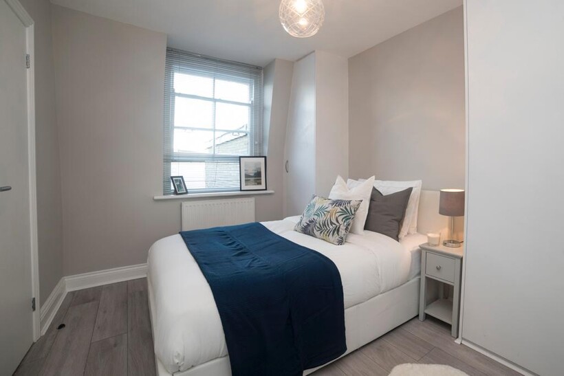 Finchley Road, London NW3 2 bed flat to rent - £2,450 pcm (£565 pw)