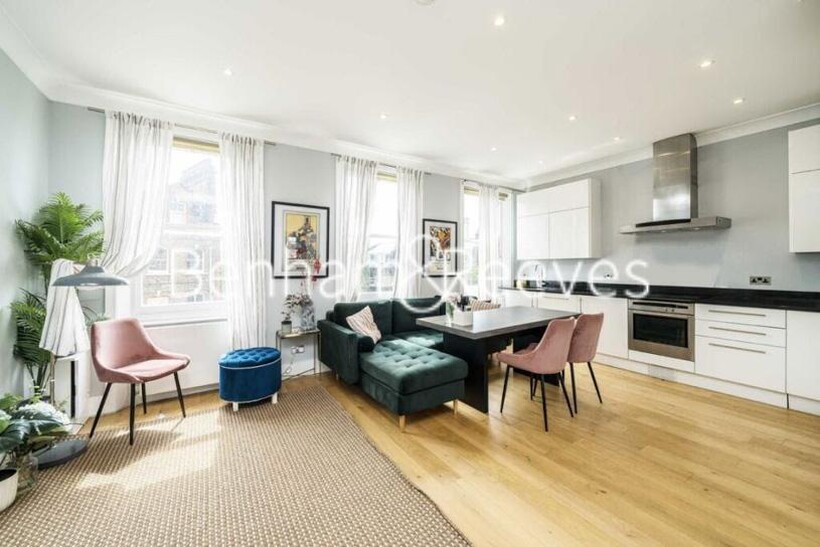 Nevern Square, Kensington SW5 3 bed apartment to rent - £4,498 pcm (£1,038 pw)