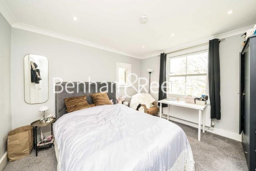 Nevern Square, Kensington SW5 3 bed apartment to rent - £4,498 pcm (£1,038 pw)