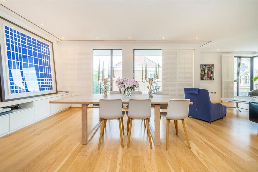 Wycombe Square, London W8 2 bed flat to rent - £9,399 pcm (£2,169 pw)