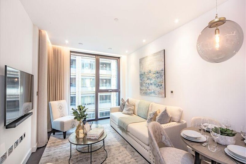 Charles Clowes Walk, London SW11 2 bed apartment to rent - £4,637 pcm (£1,070 pw)