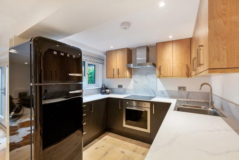 London Road, Sevenoaks  TN13 1AS 2 bed house to rent - £1,875 pcm (£433 pw)