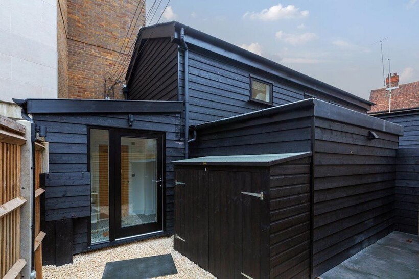 London Road, Sevenoaks  TN13 1AS 2 bed house to rent - £1,875 pcm (£433 pw)