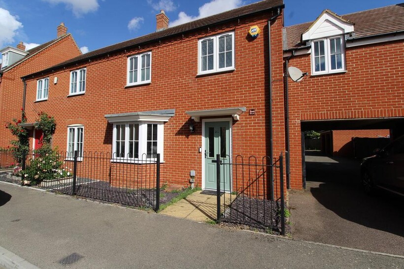 Willowherb Way, Stotfold, Hitchin, SG5 4 bed semi-detached house to rent - £1,795 pcm (£414 pw)