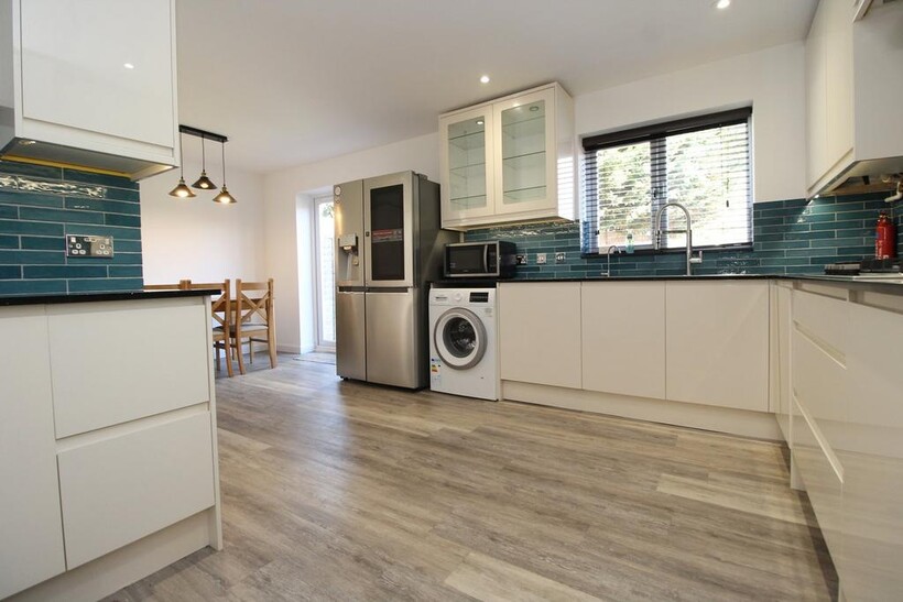 Willowherb Way, Stotfold, Hitchin, SG5 4 bed semi-detached house to rent - £1,795 pcm (£414 pw)