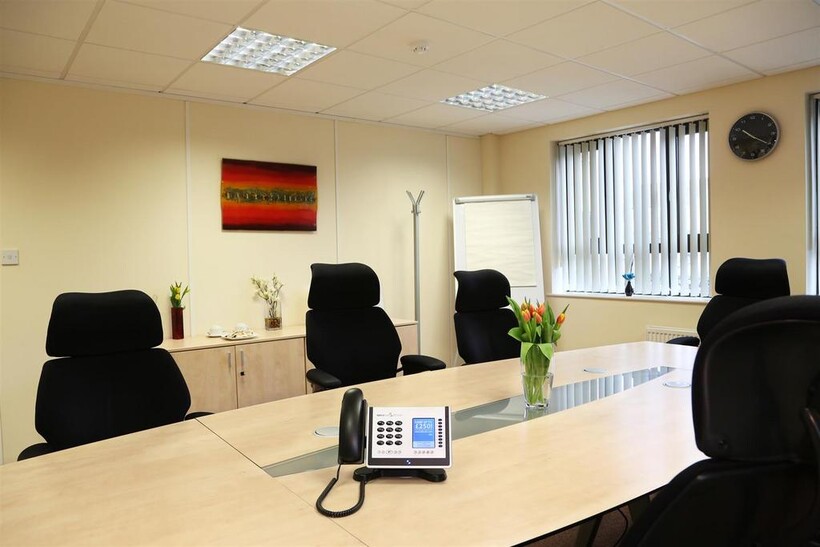 Serviced Offices | Cirencester Property to rent - £300 pcm (£69 pw)