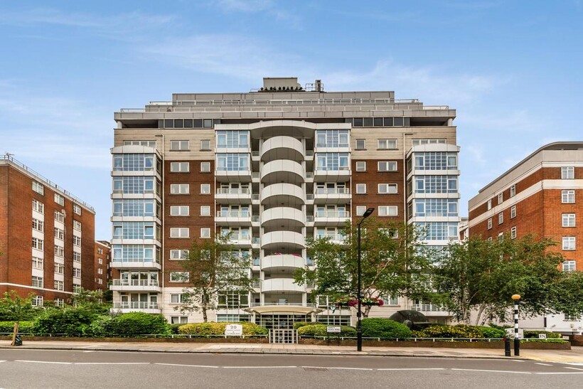 Abbey Road, London, NW8 3 bed flat to rent - £4,498 pcm (£1,038 pw)