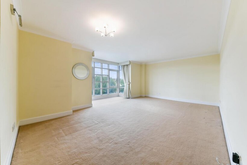 Abbey Road, London, NW8 3 bed flat to rent - £4,498 pcm (£1,038 pw)