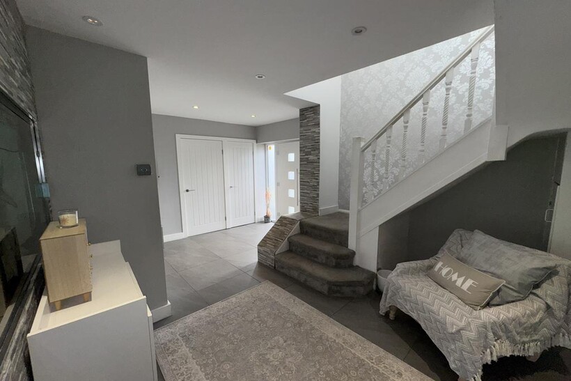 Prenton Dell Road, Prenton CH43 5 bed detached house to rent - £1,895 pcm (£437 pw)