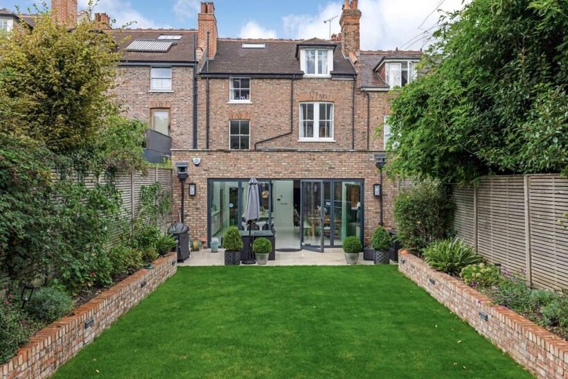 Southwood Avenue, N6 6 bed terraced house to rent - £9,750 pcm (£2,250 pw)