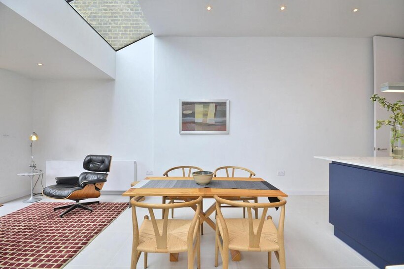 Parkhill Road, Belsize Park, NW3 3 bed detached house to rent - £6,296 pcm (£1,453 pw)