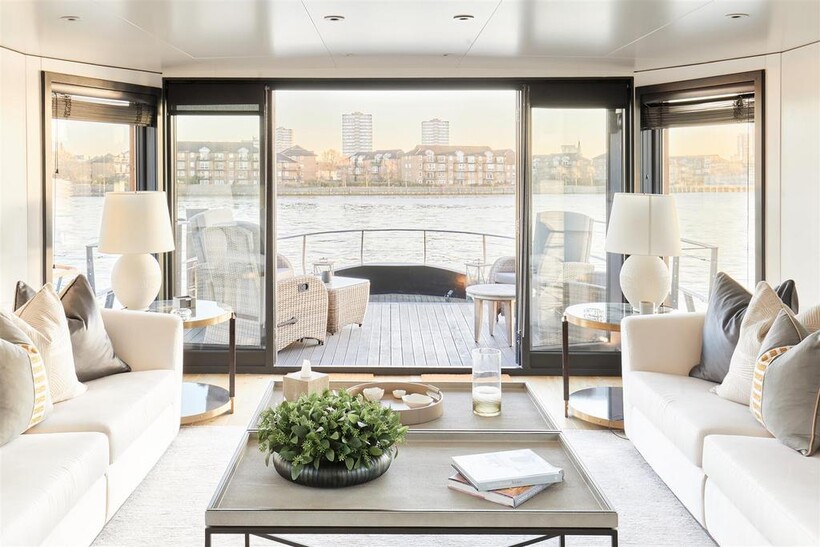 Cheyne Walk, Chelsea, SW10 3 bed houseboat to rent - £7,000 pcm (£1,615 pw)