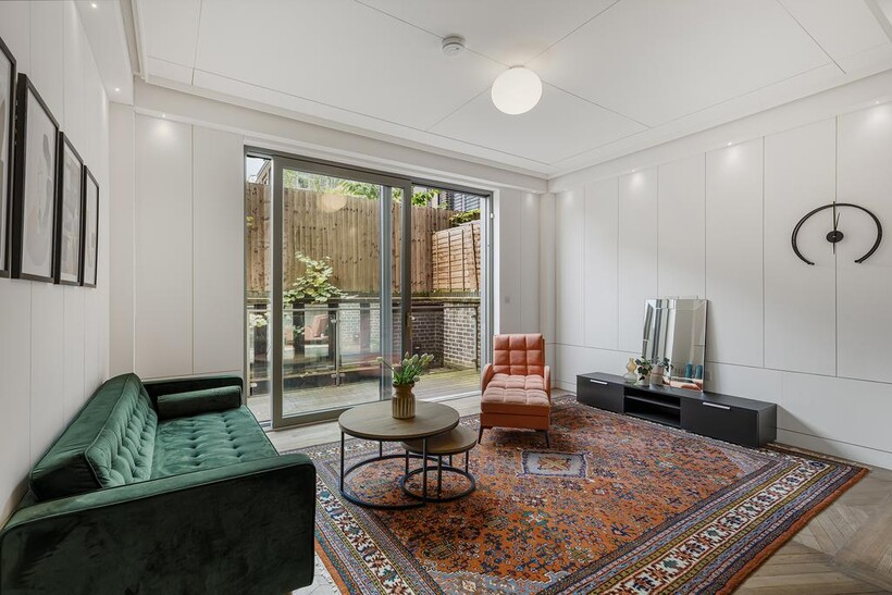 Belmont Street, London NW1 5 bed flat to rent - £8,800 pcm (£2,031 pw)