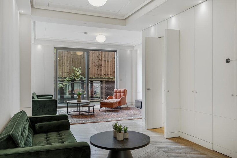 Belmont Street, London NW1 5 bed flat to rent - £8,800 pcm (£2,031 pw)