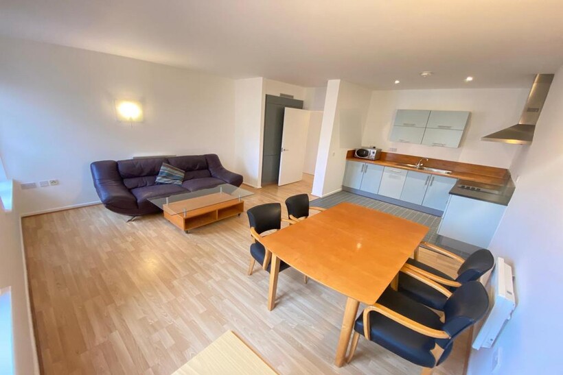 Luxury 2-Bed Riverside Apartment –... 2 bed apartment to rent - £1,993 pcm (£460 pw)