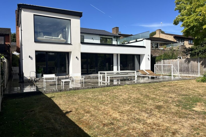 The Mount, Billericay 4 bed detached house to rent - £3,950 pcm (£912 pw)