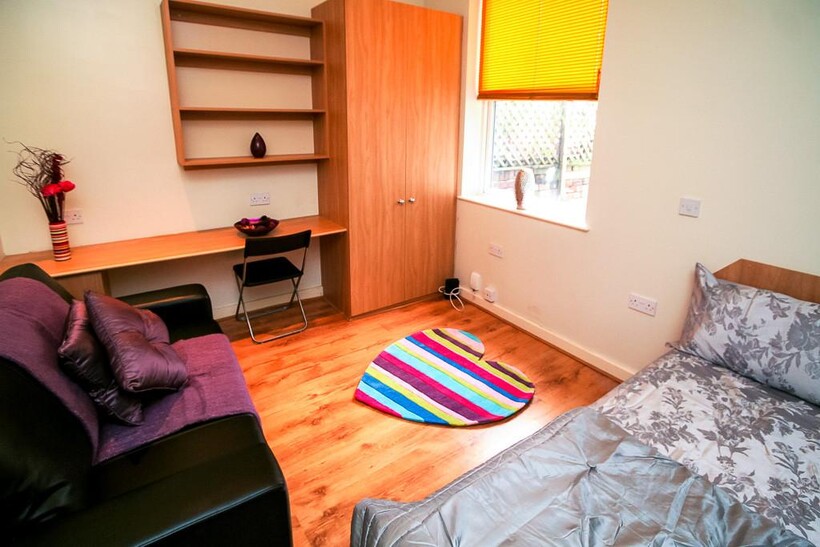 BROOKFIELD ROAD, Leeds 1 bed house to rent - £737 pcm (£170 pw)