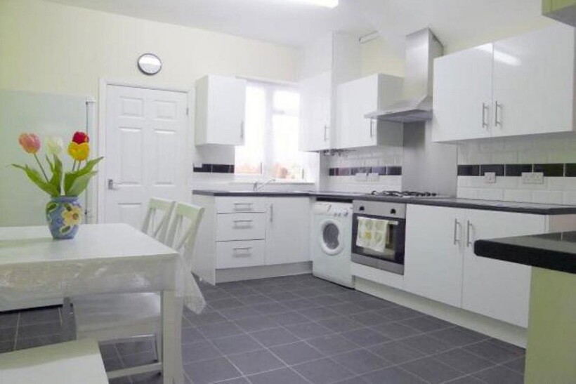 Lottie Road, Birmingham 4 bed house to rent - £1,520 pcm (£351 pw)