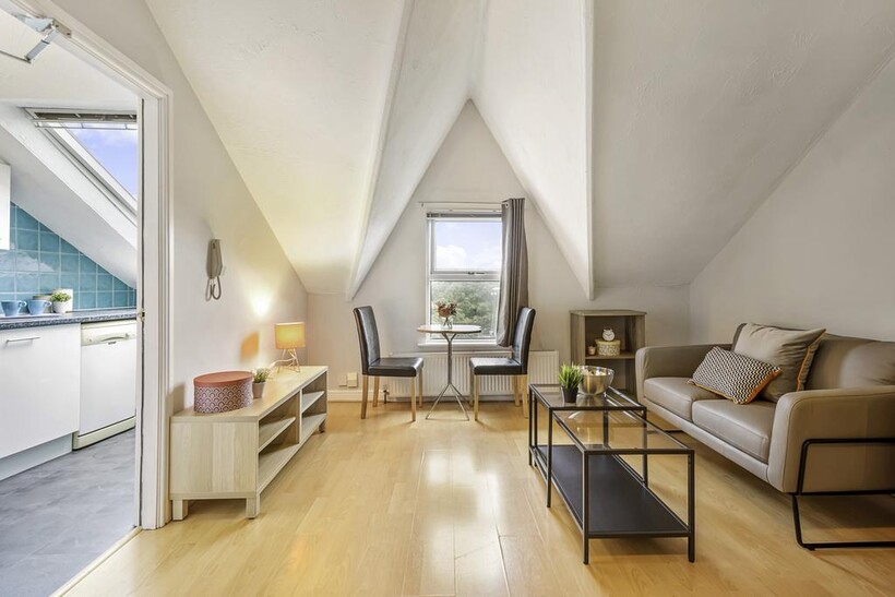 MOOR VIEW, Leeds 1 bed house to rent - £758 pcm (£175 pw)