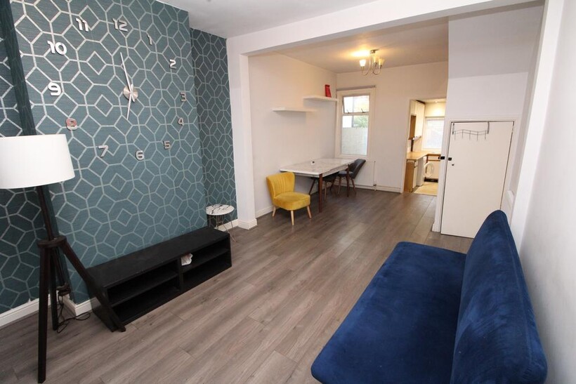 Carlisle Road, Dartford DA1 2 bed terraced house to rent - £1,500 pcm (£346 pw)