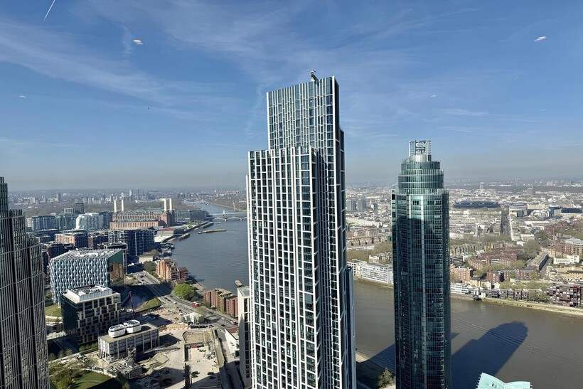Nine Elms Lane, London SW8 2 bed flat to rent - £7,995 pcm (£1,845 pw)