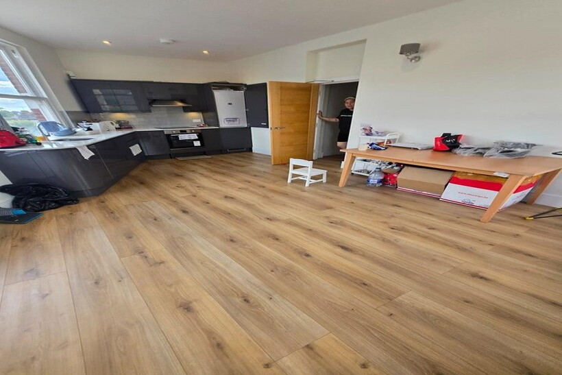 Finchley Road, London NW3 2 bed flat to rent - £2,790 pcm (£644 pw)