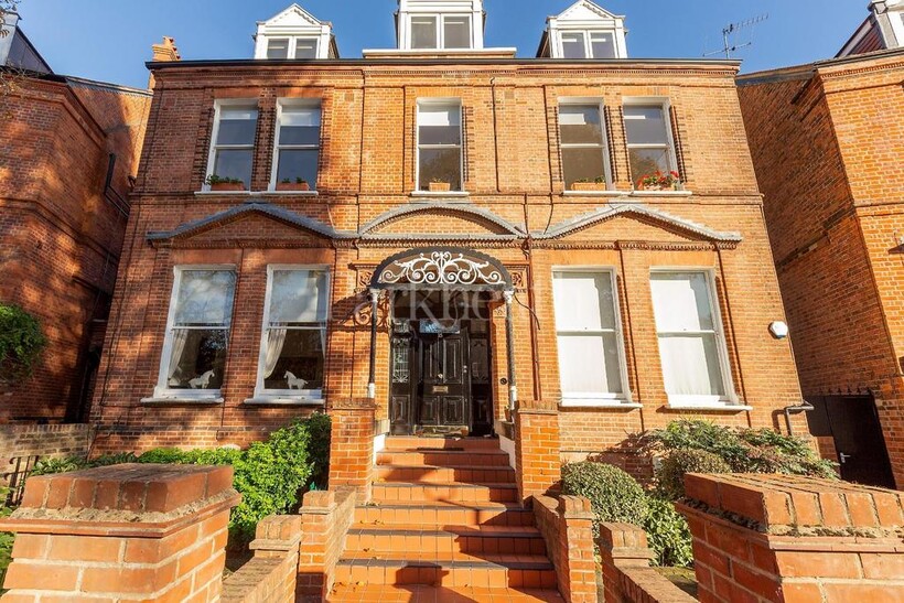 Hampstead Hill Gardens, Hampstead NW3 3 bed flat to rent - £3,850 pcm (£888 pw)