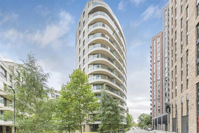 North End Road, Wembley HA9 2 bed flat to rent - £2,496 pcm (£576 pw)