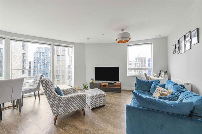 North End Road, Wembley HA9 2 bed flat to rent - £2,496 pcm (£576 pw)