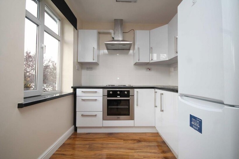 Huxley Gardens, London NW10 2 bed flat to rent - £1,647 pcm (£380 pw)