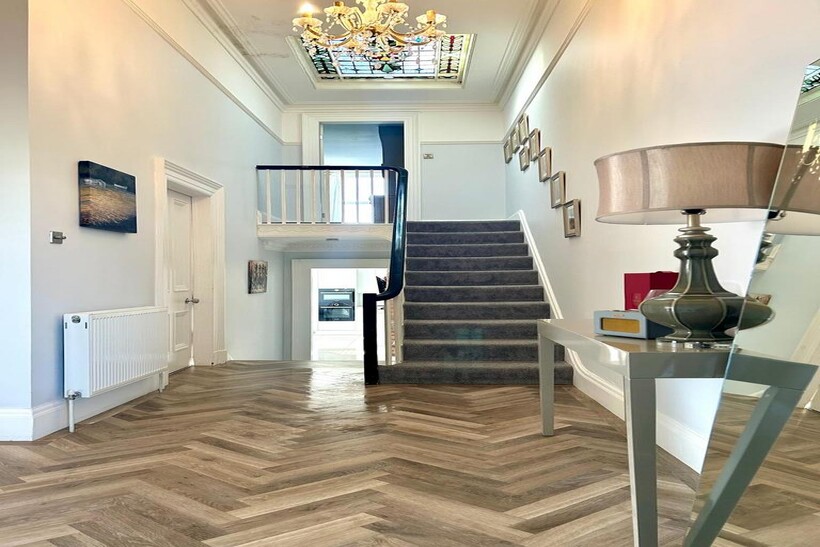 York Road, Southport PR8 3 bed maisonette to rent - £47,667 pcm (£11,000 pw)