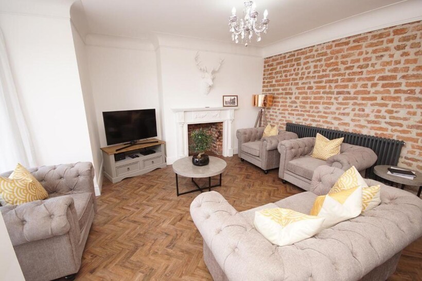 Promenade, Southport PR8 3 bed apartment to rent - £34,667 pcm (£8,000 pw)