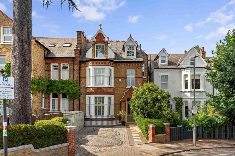 Blenkarne Road, Wandsworth, London, SW11 5 bed terraced house to rent - £9,500 pcm (£2,192 pw)