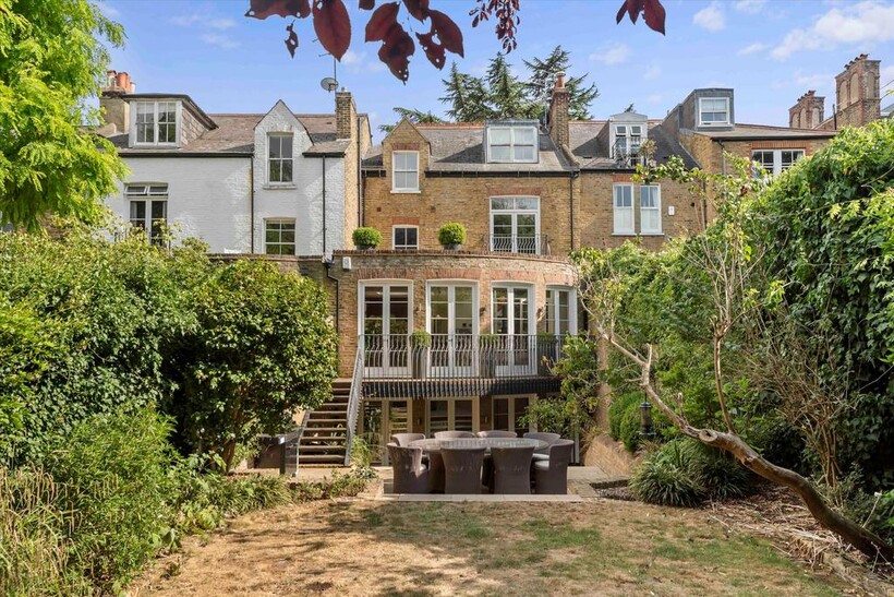 Blenkarne Road, Wandsworth, London, SW11 5 bed terraced house to rent - £9,500 pcm (£2,192 pw)