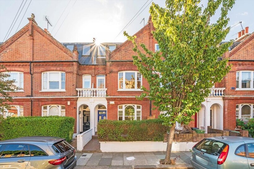 Bovingdon Road, London SW6 4 bed house to rent - £8,996 pcm (£2,076 pw)