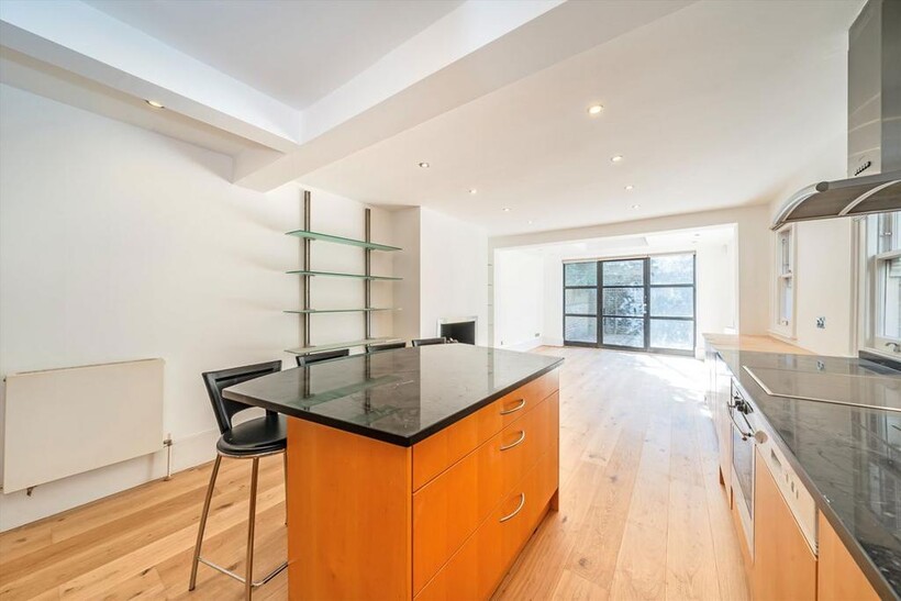 Bovingdon Road, London SW6 4 bed house to rent - £8,996 pcm (£2,076 pw)