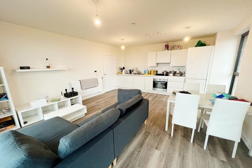 Wembley HA9 2 bed apartment to rent - £2,250 pcm (£519 pw)