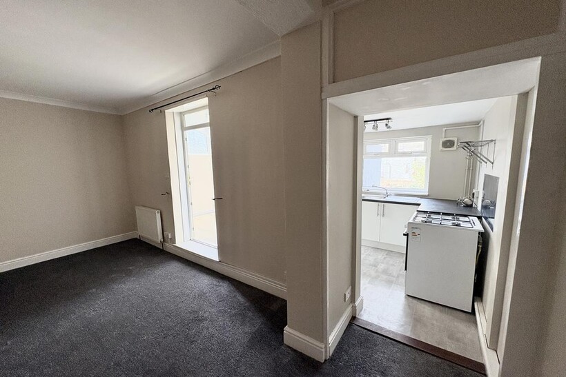 Anns Hill Road, Gosport PO12 3 bed semi-detached house to rent - £1,225 pcm (£283 pw)