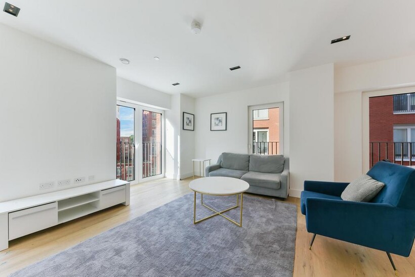 Exchange Gardens, Keybridge Tower... 2 bed apartment to rent - £4,225 pcm (£975 pw)