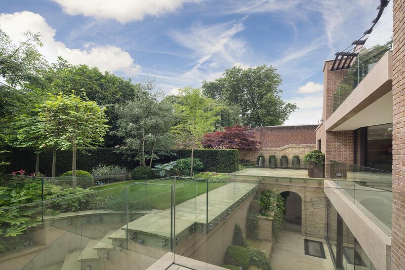 Cannon Lane East Heath Road, London, NW3 5 bed detached house to rent - £43,333 pcm (£10,000 pw)