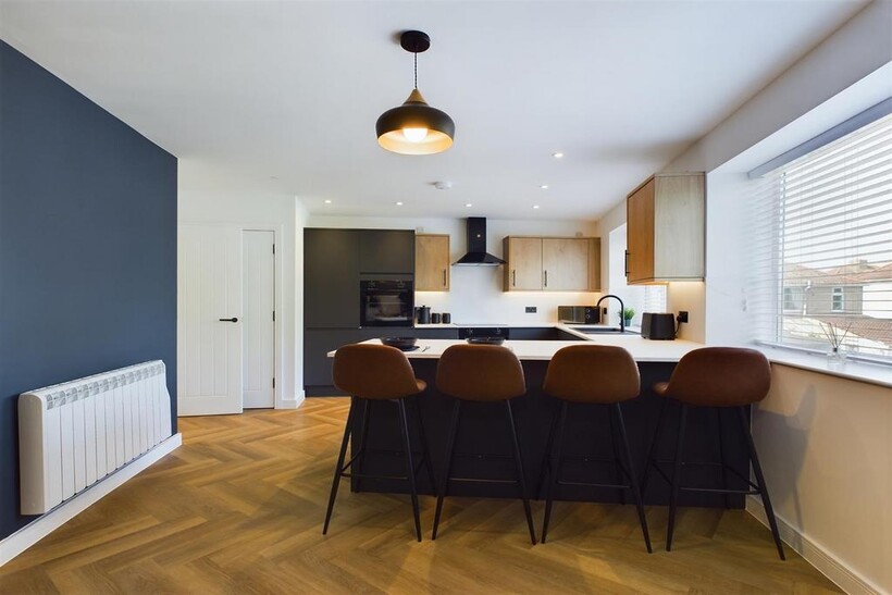 CAM03255 G0-PR0024-STILL006 alt.jpg