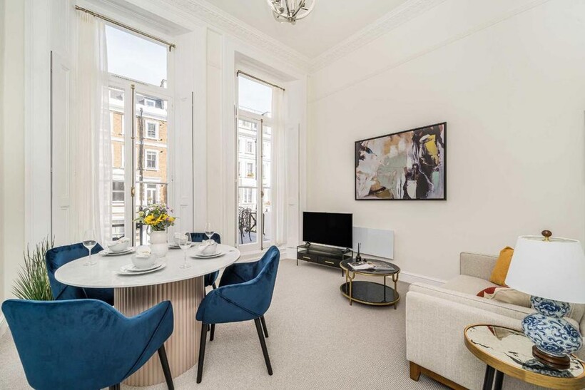 Lexham Gardens, London W8 2 bed flat to rent - £4,996 pcm (£1,153 pw)