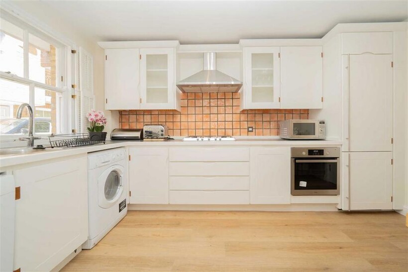 Onslow Mews West, London SW7 3 bed house to rent - £5,395 pcm (£1,245 pw)