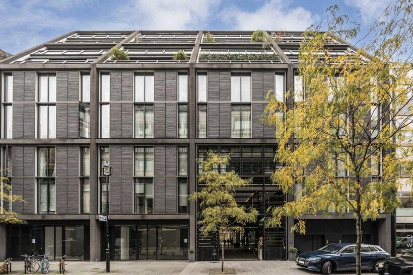 Cork Street, London W1S 3 bed flat to rent - £21,017 pcm (£4,850 pw)