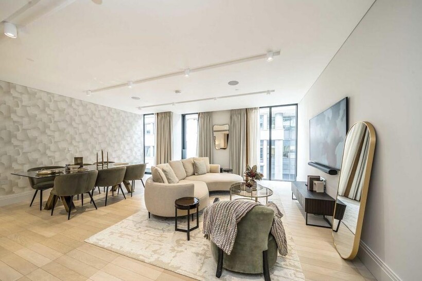 Cork Street, London W1S 3 bed flat to rent - £21,017 pcm (£4,850 pw)